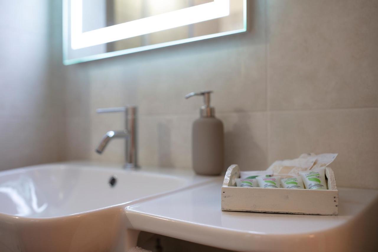 Il Cortile Segreto Bed & Breakfast San Severino Marche Exterior photo